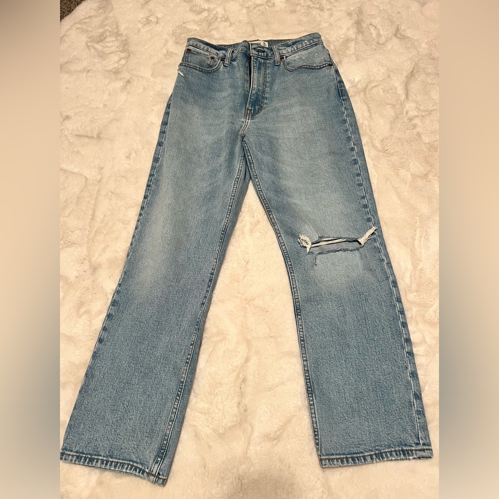 Abercrombie and Fitch The ankle straight. Ultra high rise. 27-4R